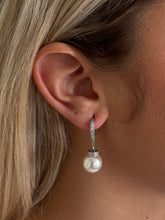 Load image into Gallery viewer, Lillian • Pearl drop earrings