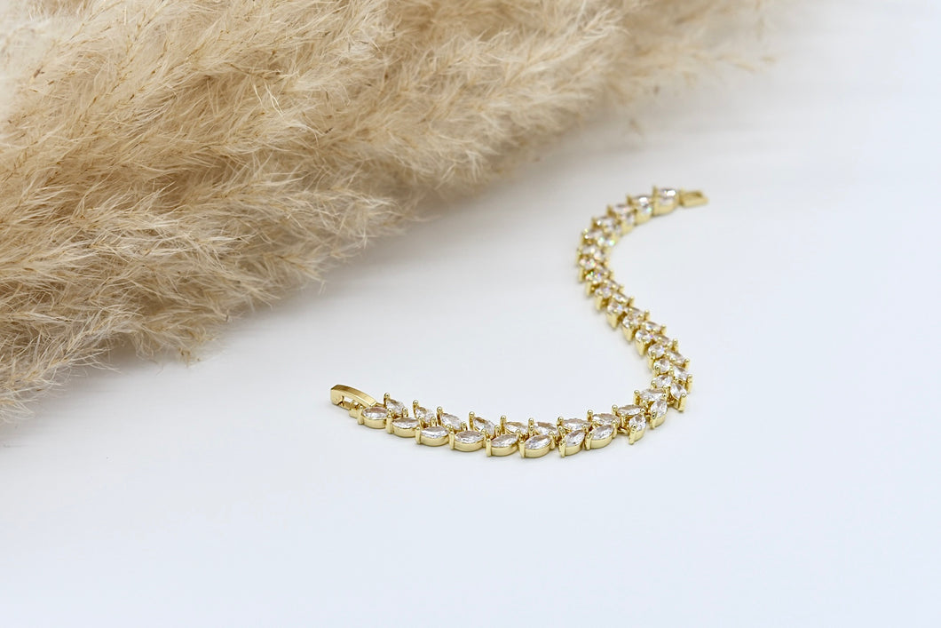 Libby ➺ Gold cubic zirconia bracelet