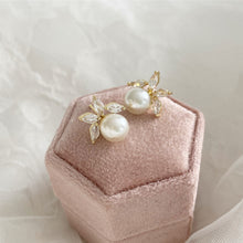 Load image into Gallery viewer, Winter - Delicate pearl and crystal stud earrings
