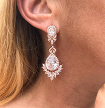 Load image into Gallery viewer, Tia ➺ Long earrings rose gold
