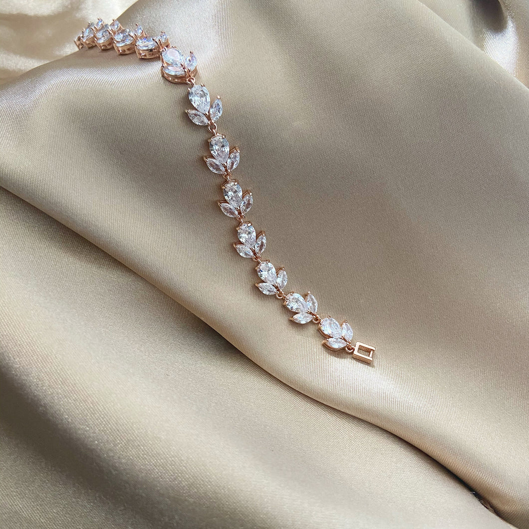 Gianna ➺ Rose gold crystal wedding bracelet