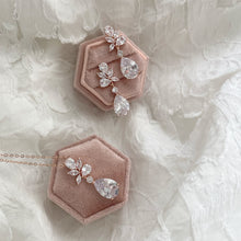 Load image into Gallery viewer, Carolyn ➺ Rose gold cz wedding necklace
