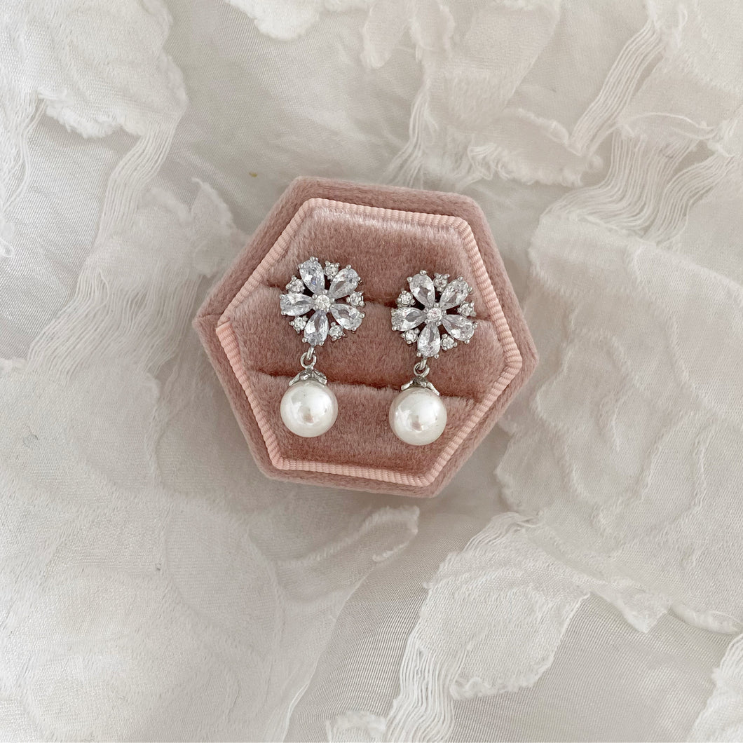 pearl wedding earring in blush pink display box