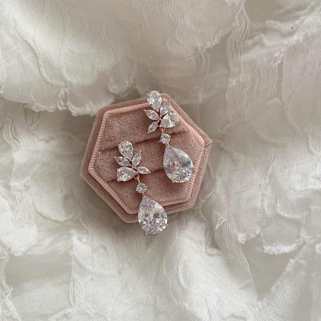Carolyn ➺ Vintage inspired bridal earrings rose gold