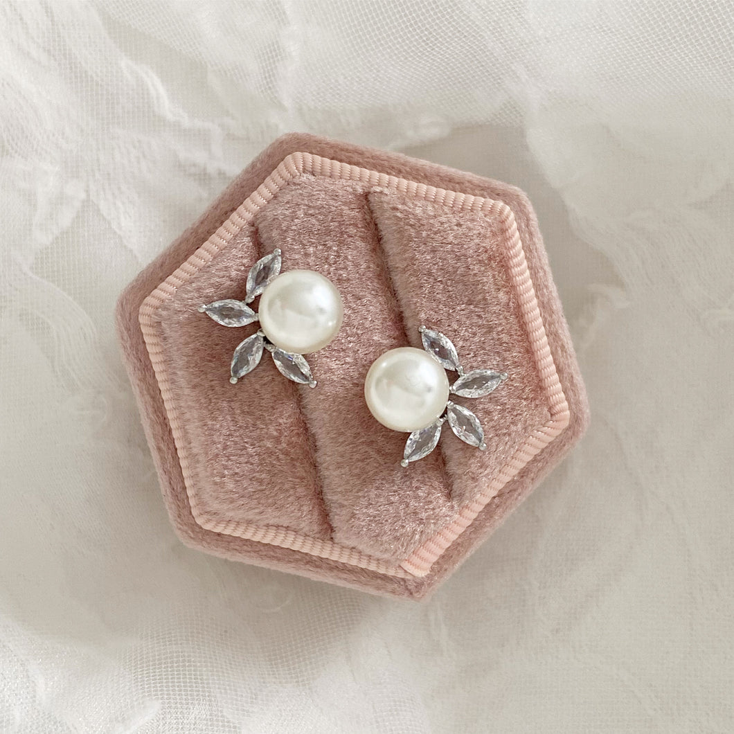 Winter - Delicate pearl and crystal stud earrings
