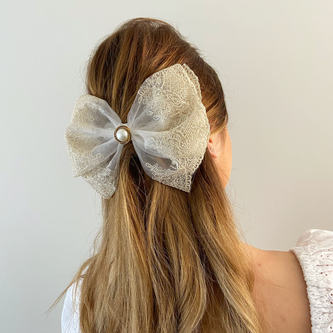 Delilah ➺ Ivory & gold embroidered bridal hair bow