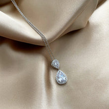 Load image into Gallery viewer, Sian ➺ Classic teardrop pendant necklace in silver
