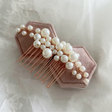 Load image into Gallery viewer, Margot ➺ Mini Pearl hair comb
